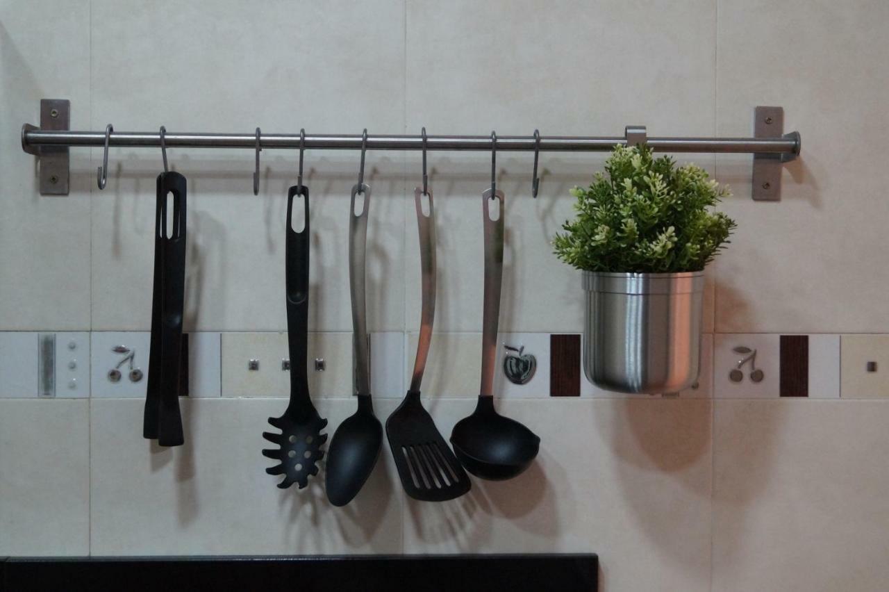 Apartamento Plaza Alfonso XII Malaga Bagian luar foto