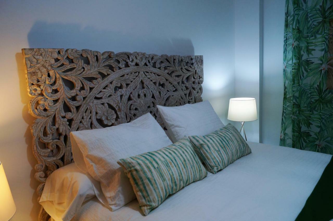 Apartamento Plaza Alfonso XII Malaga Bagian luar foto