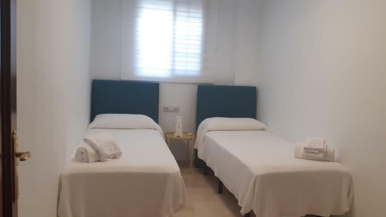Apartamento Plaza Alfonso XII Malaga Bagian luar foto